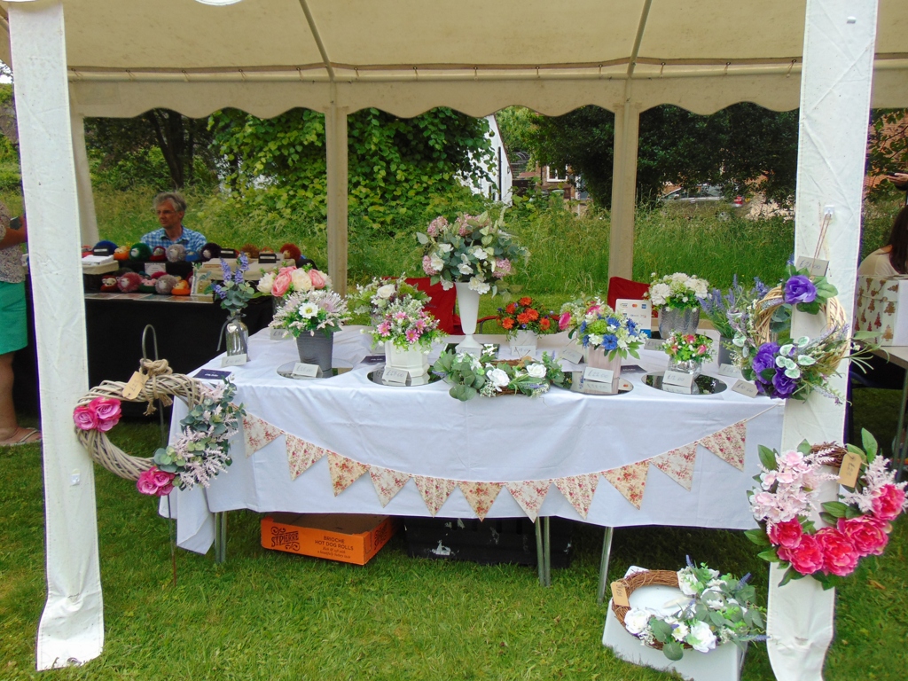 Exquisite Flower Arrangements - Alan Morris